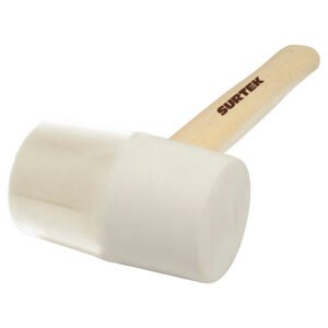 Mazo con cabeza de hule blanco con mango de madera de 14", 16 oz Surtek 616B
