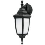 Arbotante Volteck de LED 8 W tipo farol suspendido negro - Tecnología de iluminación eficiente para exteriores clásicos que evoca estilo tradicional con consumo moderno (Clave 46342)