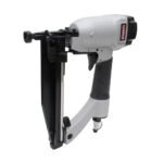 Clavadora neumática de calibre 16 con clavo de hasta 2-1/2" Urrea CN963