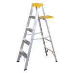 Escalera de tijera tipo III de aluminio y tapa plástica con 4 peldaños Surtek ET4