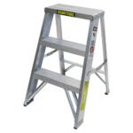 Escalera tipo taburete de aluminio con 2 peldaños Surtek TT2