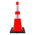 CONO DE PRECAUCIÓN 71 CM C/BASE NEGRA Y REFLEJANTE