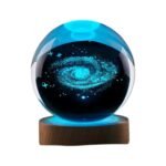Lámpara de Noche 3D LED Galaxia en Bola de Cristal - Base de Madera Regulable con Luz Colorida