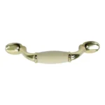 JALADERA 3" ZAMAC/PLASTICO ALMENDRA LATON BRILL